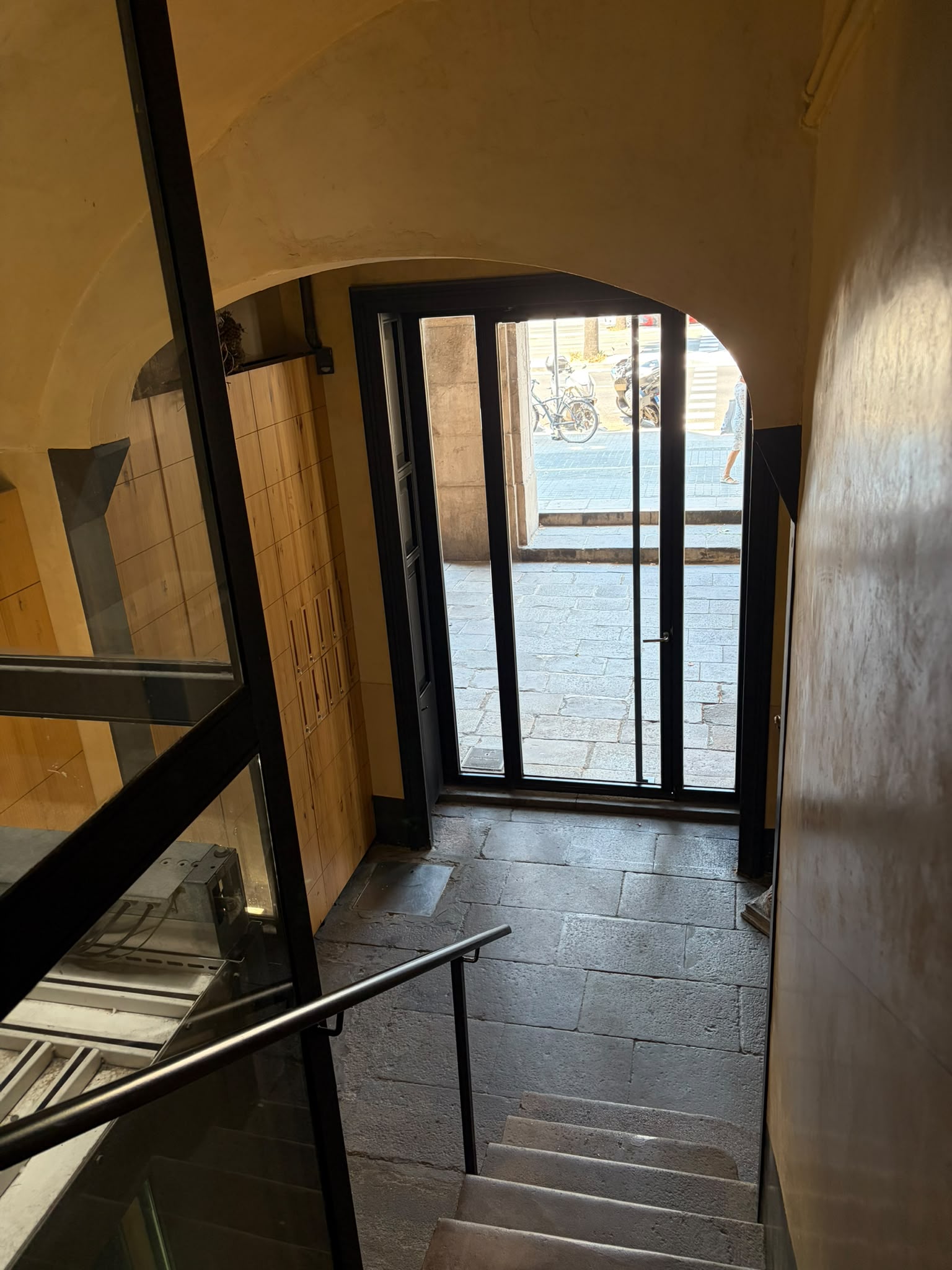 Apartamento de lujo icónico en la histórica Finca Regia en el Passeig d’Isabel II - a 3 minutos del mar
